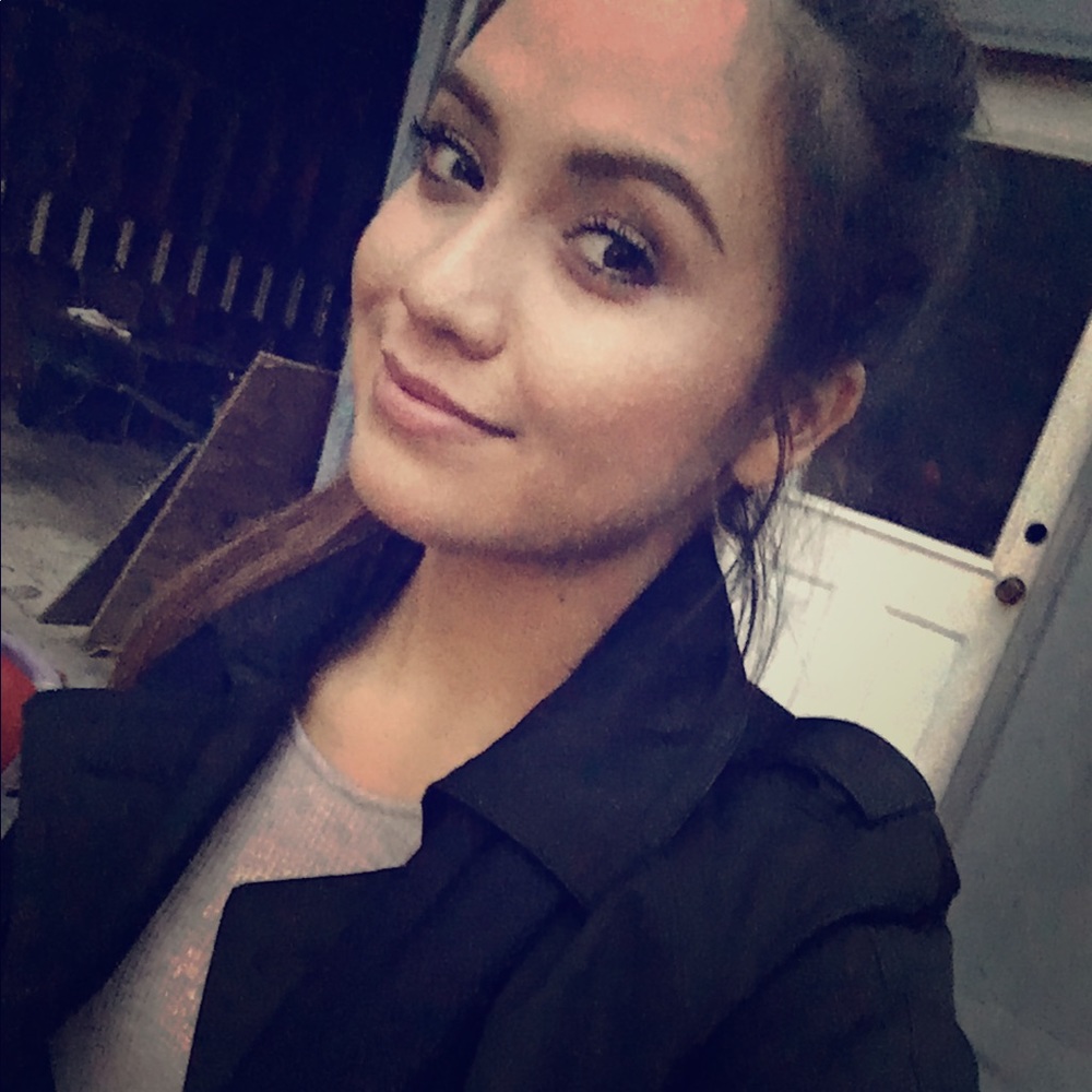 Meet your Posher, Leticia